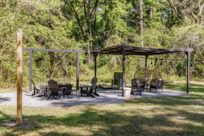 Onyx Oasis - Devils Den - Huge Yard & Pet Friendly - Sleeps 5